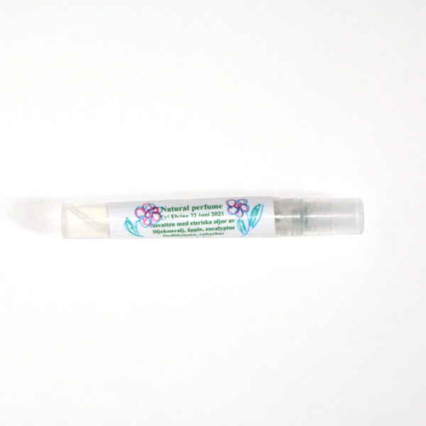 Natural perfume on essential oils and distillates. Tests.