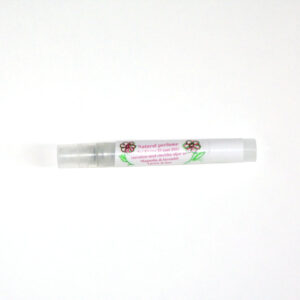 Natural perfume on essential oils and distillates. Completely chemical-free - Evi Elvina. 